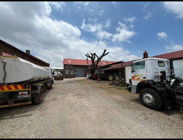 4,200M² WORKSHOP FOR SALE IN DAGGAFONTEIN